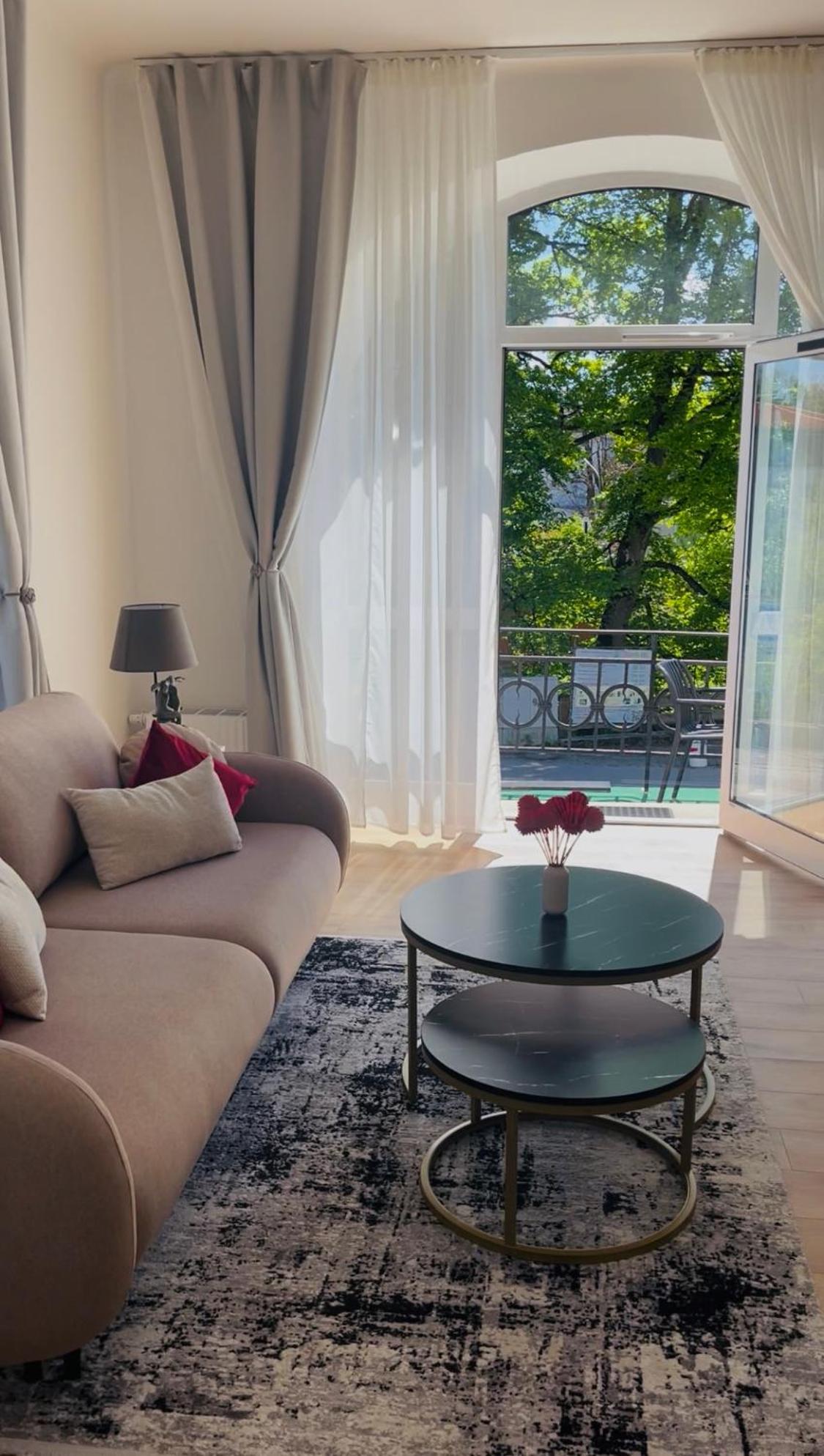 Liebelei Miesbach - Boutique-Apartment Mit Terrasse Im Zentrum Luaran gambar